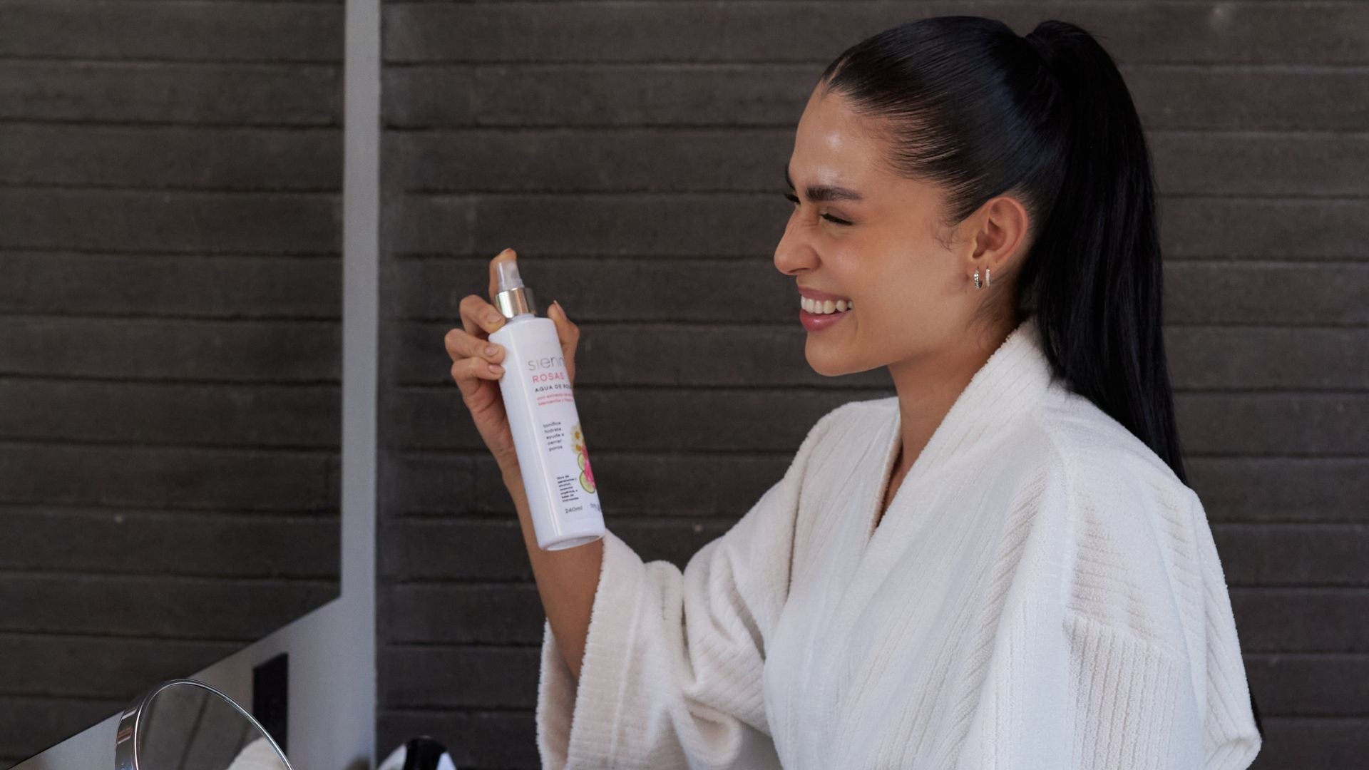 Rutina de limpieza facial: piel radiante con Sienna by Nihlo